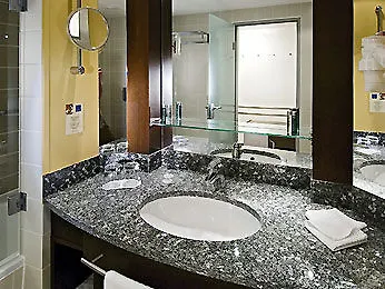 Novotel Niederad contacts